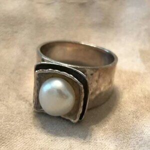 Silpada Sterling Silver 925 Layered Freshwater Pearl Hammered Wide Band Ring